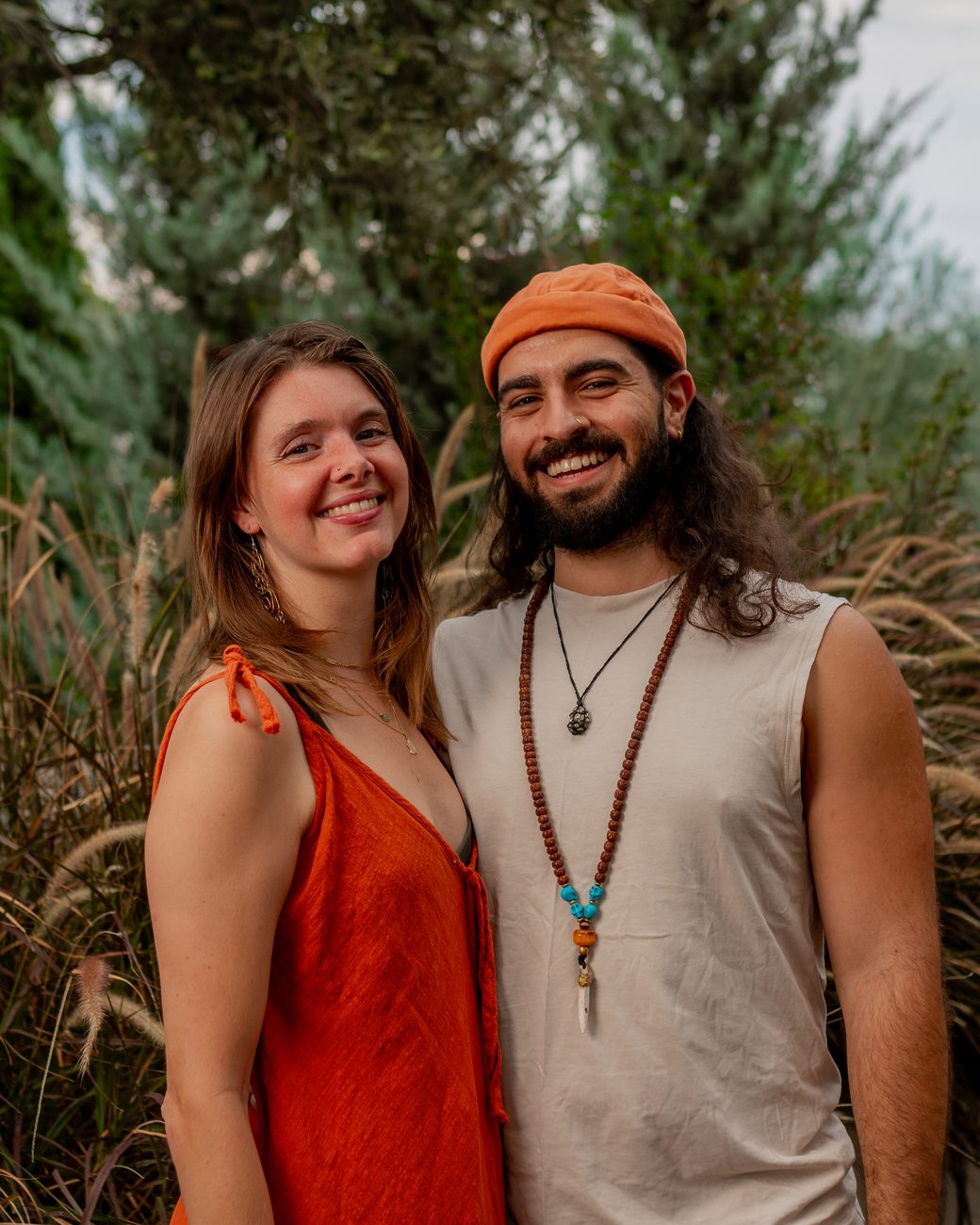 Véra and Emre laughing together